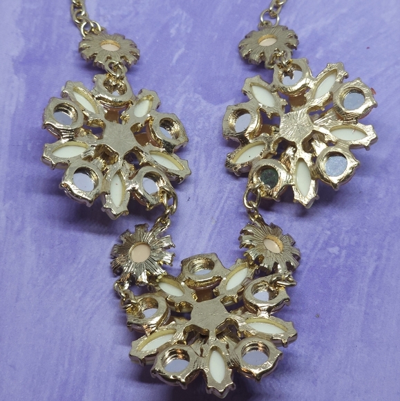 Versona Three Peach Cream Layered Flowers w/ Rhinestone Gold Tone Bib Necklace - Picture 7 of 9